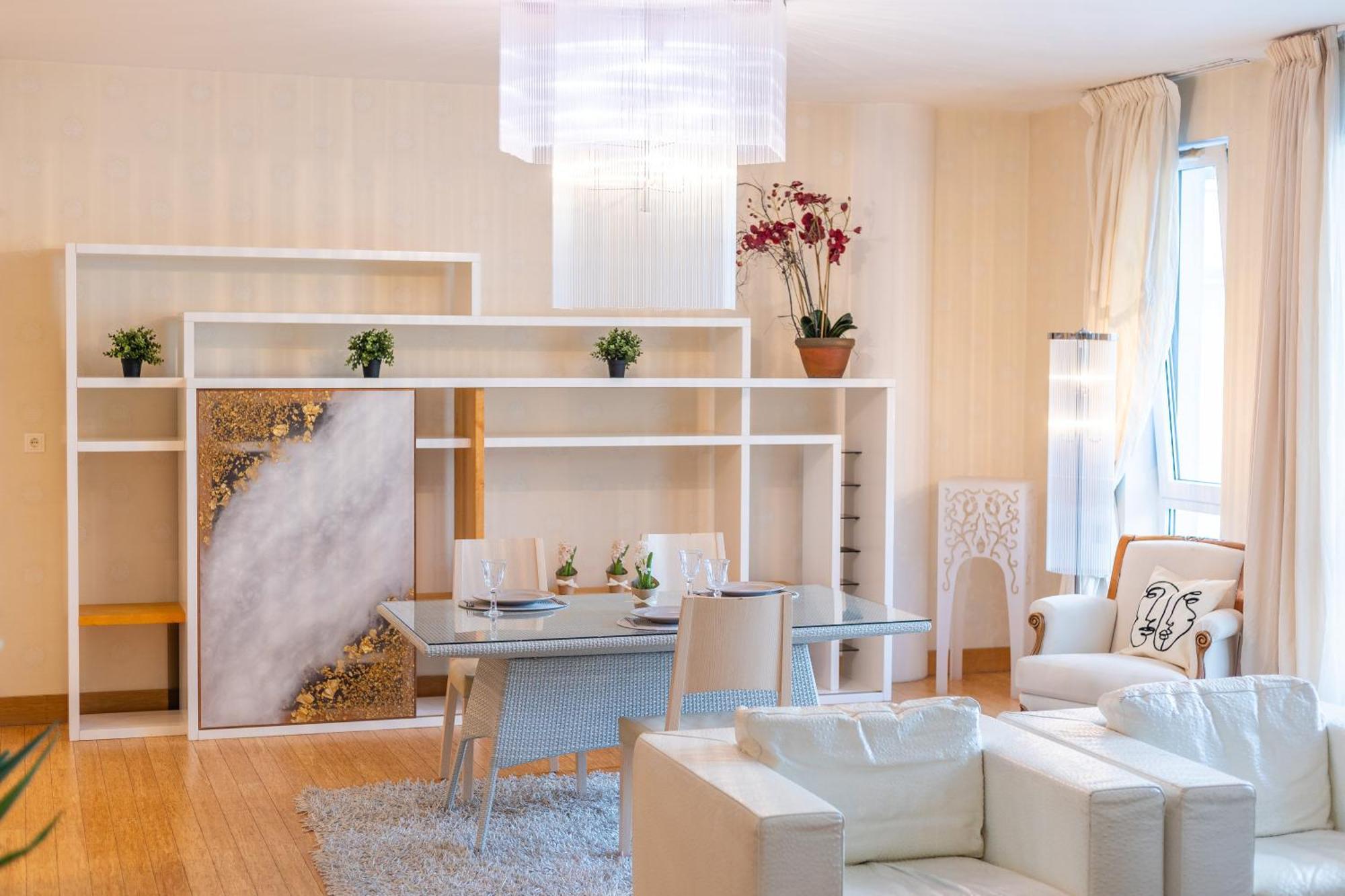 Royal Suites Whith Free Parking Riga Exterior photo
