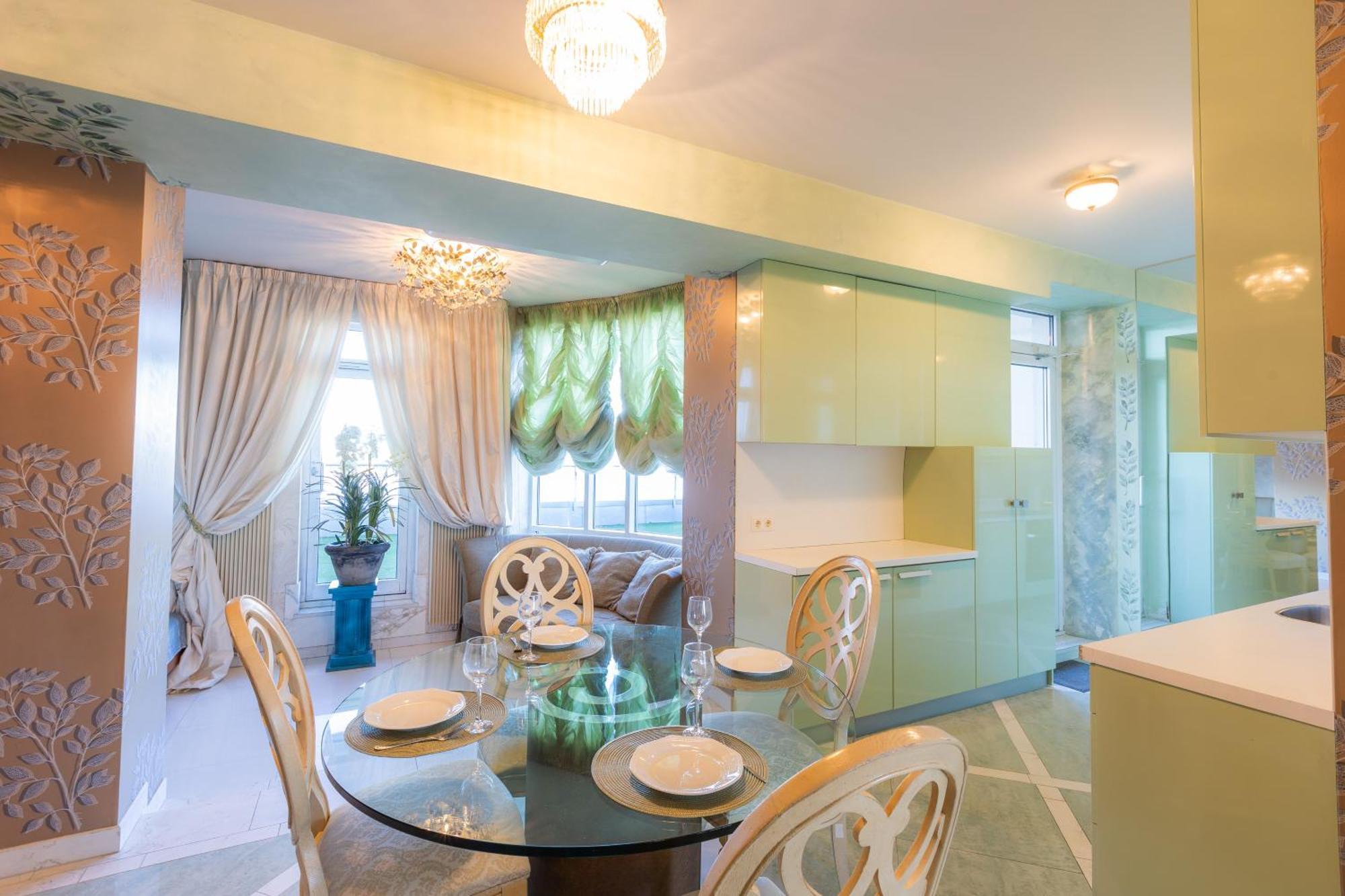 Royal Suites Whith Free Parking Riga Exterior photo